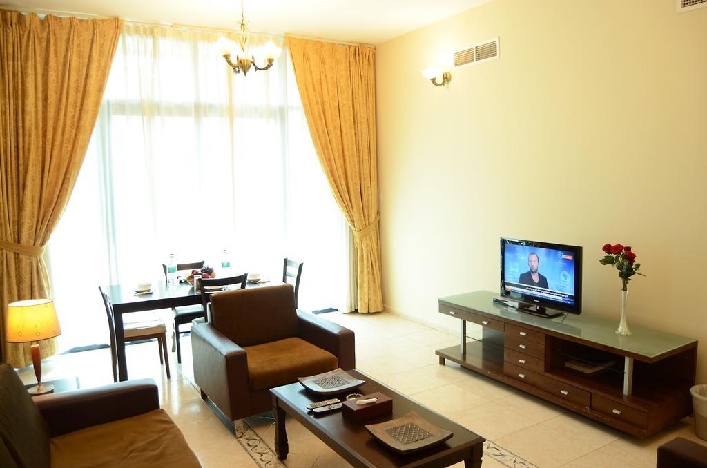 Arcadia Hotel Suites Sharjah Exterior foto