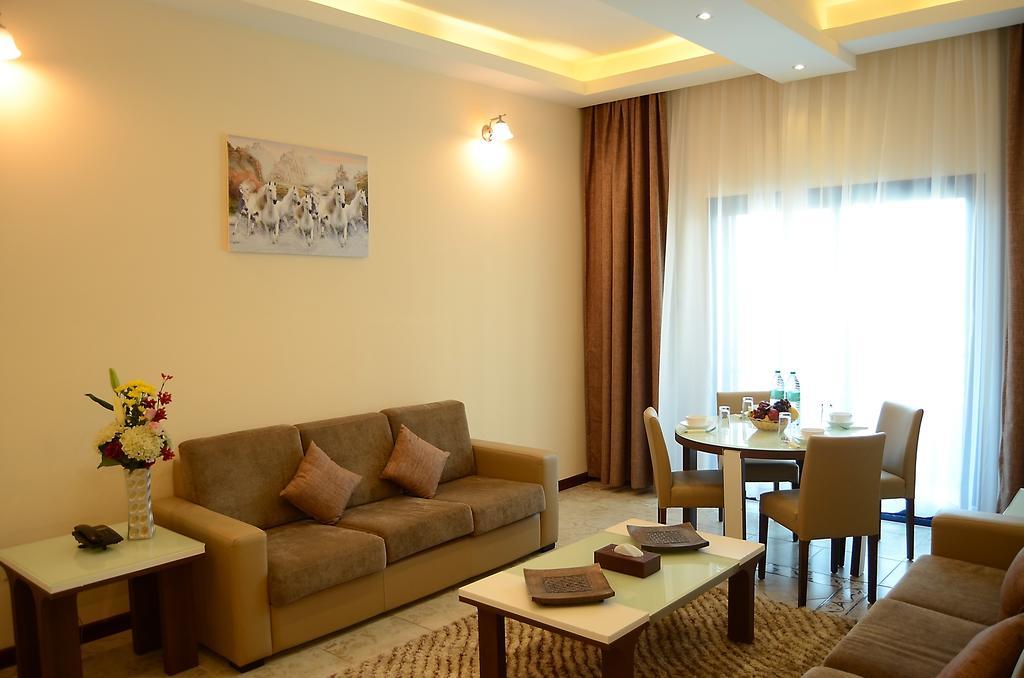 Arcadia Hotel Suites Sharjah Exterior foto